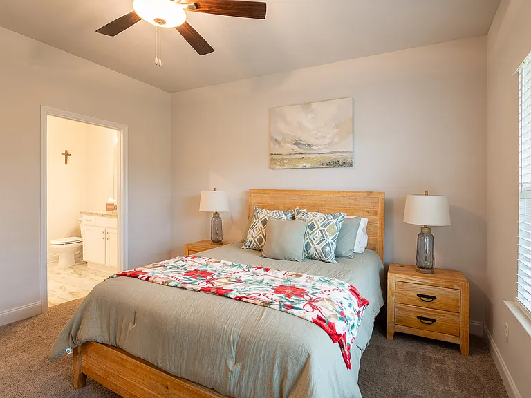 1091 Primrose Dr — Photo 12