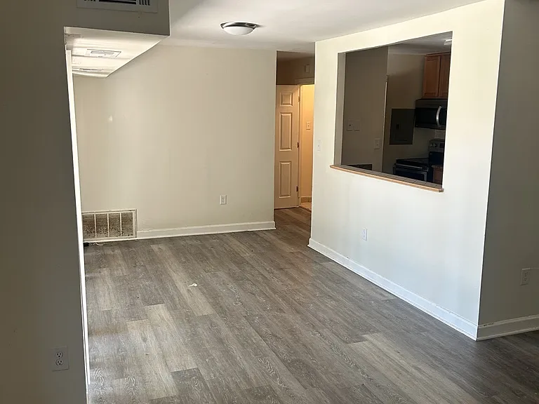 6310 Hil Mar Dr #3 — Photo 7