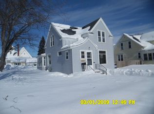 1124 Michigan Ave, Gladstone, MI 49837