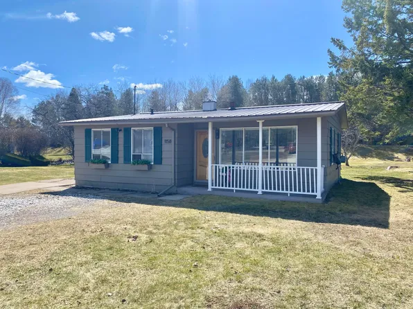 1158 E Spruce St, Sault Sainte Marie, MI 49783