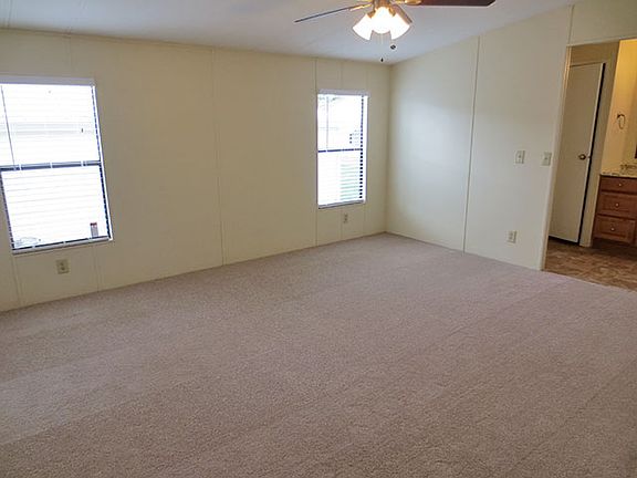 5th image of 2213 Parkland Dr