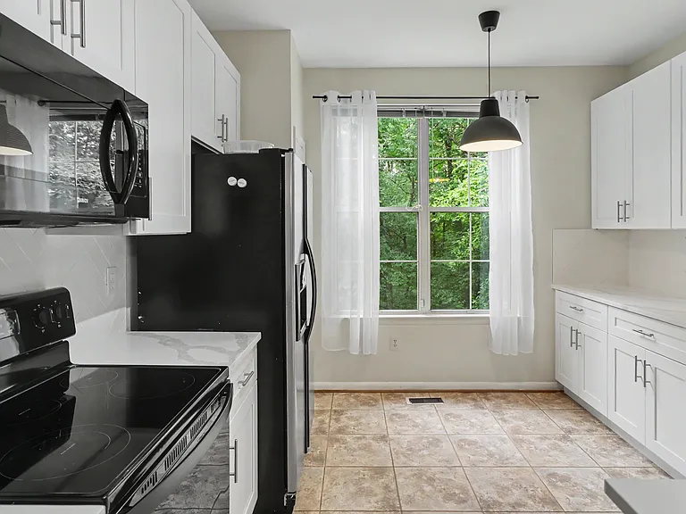 10225 Cove Ledge Ct — Photo 15