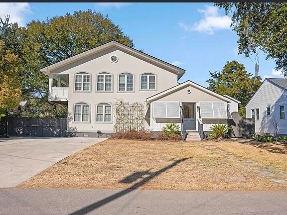 3rd image of 2164 Medway Rd