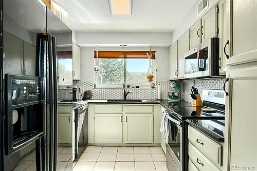 314 Wright St #201 Photo 1