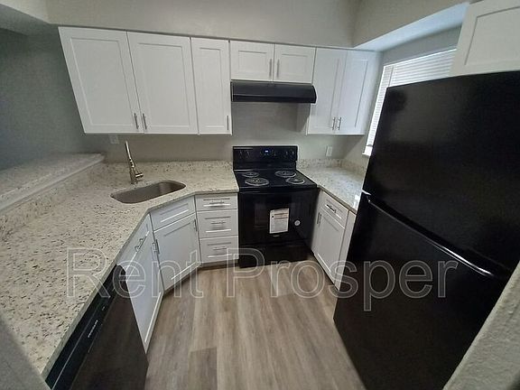 5th image of 230 Scottsdale Sq