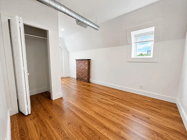 3143 Trumbull St #301 — Photo 7