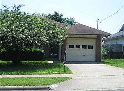 Catalpa 1 car garage 