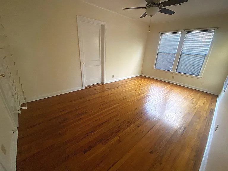 135 W Oak Ln — Photo 12