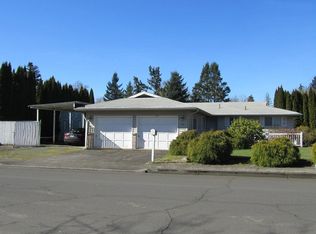 798 70th St, Springfield, OR 97478