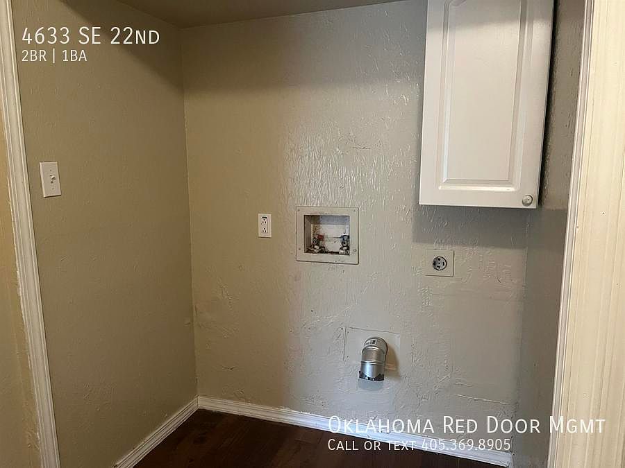 1st image of 4633 SE 22nd St
