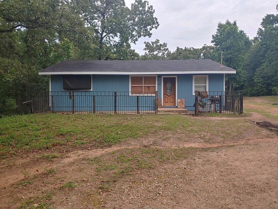 1st image of 140 Hall Dr S