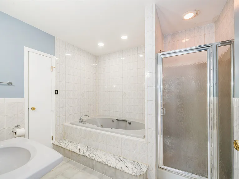 2761 Kennedy Blvd #2 — Photo 10
