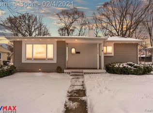 5449 Ethel St, Brighton, MI 48116