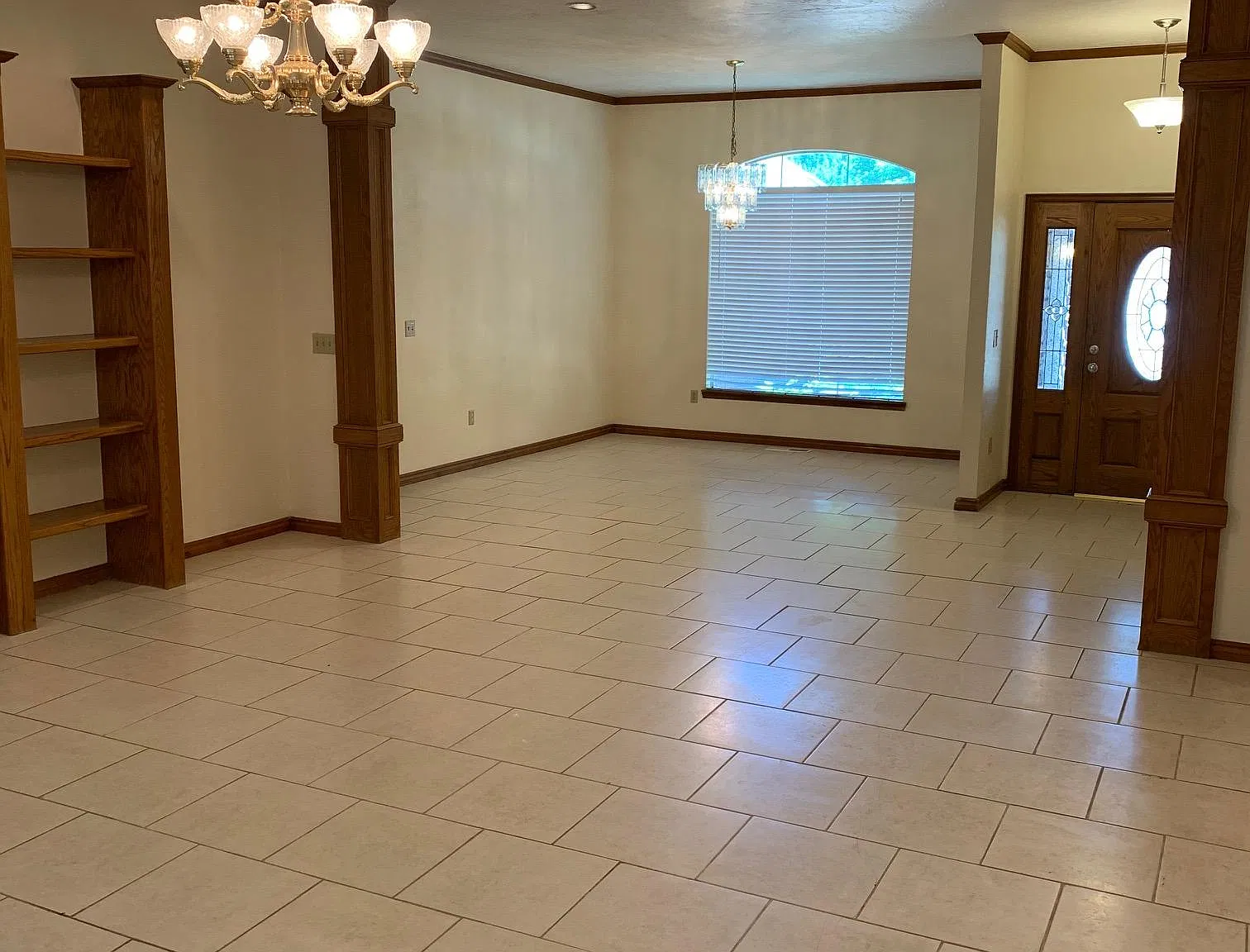 4 bed, 2571 sqft, $1,950 — Photo 4