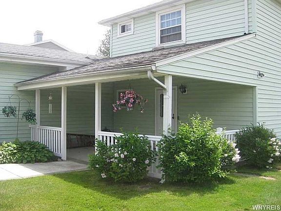 3rd image of 76 Basswood Dr