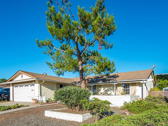 2nd image of 16808 Bernardo Oaks Dr