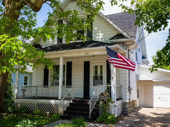 1226 School Ave, Oshkosh, WI 54901