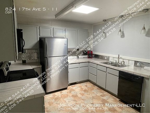 3rd image of 824 17th Ave S #11