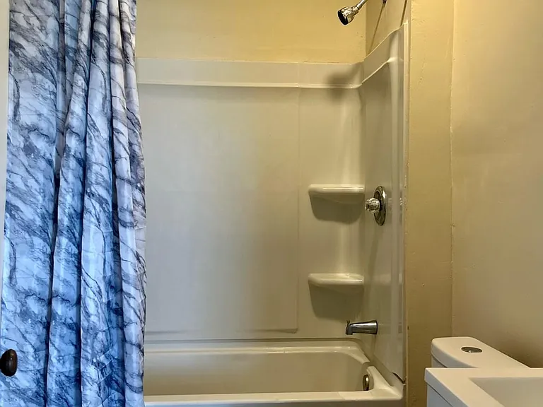 107-109 Birch St #2 — Photo 9
