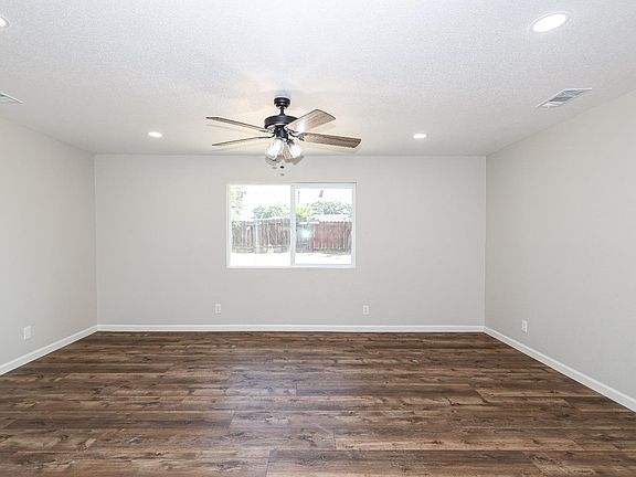 5th image of 1321 Aurora St