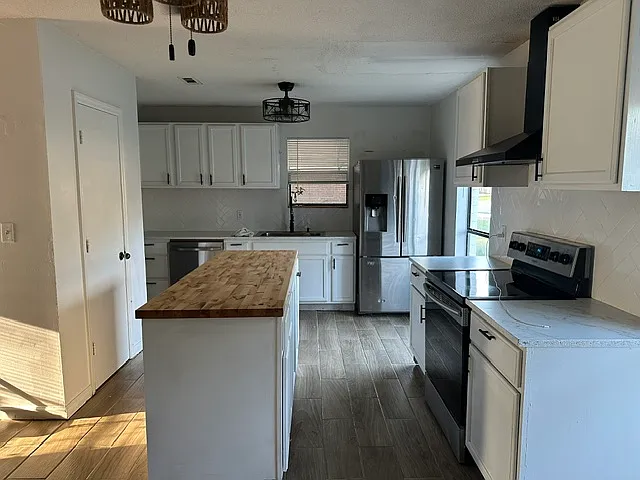 3213 Gerald Dr E — Photo 5