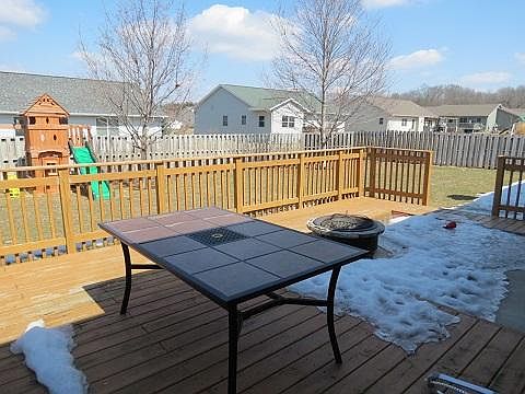 5th image of 807 Oakwood Dr