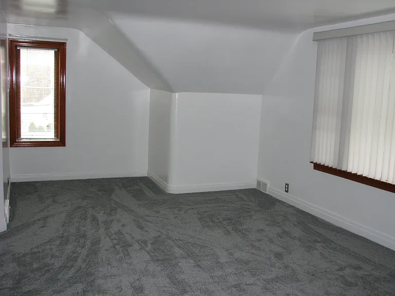 5330 Seneca St — Photo 15
