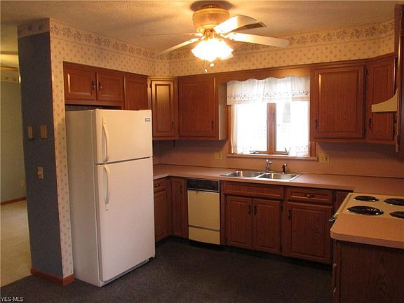 3rd image of 70 Dogwood Cir