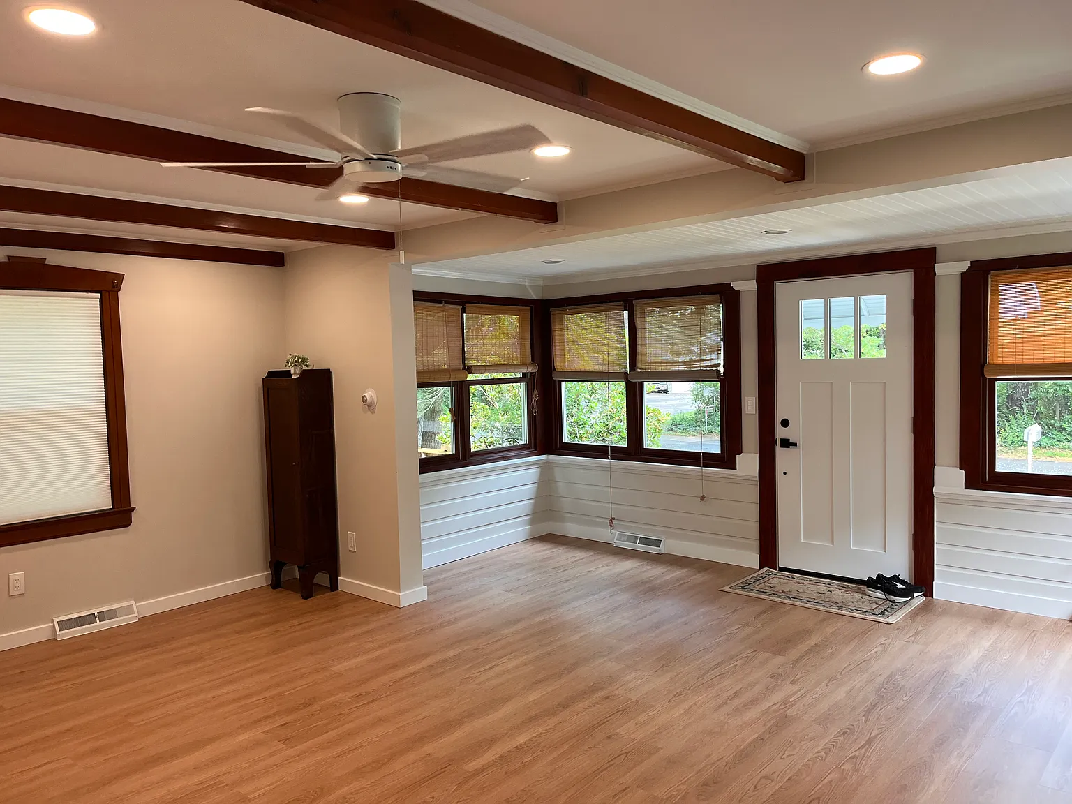 2 bed, 875 sqft, $3,100 — Photo 4