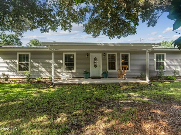 480 Saint Charles St, Bay Saint Louis, MS 39520