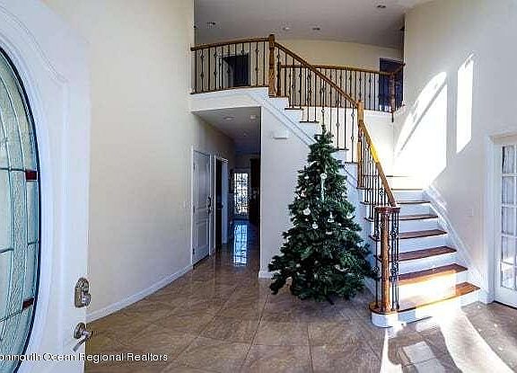 3rd image of 539 Trenton Ave
