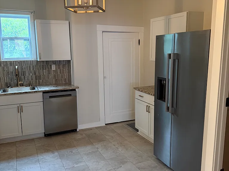 110 Sedgwick St — Photo 2
