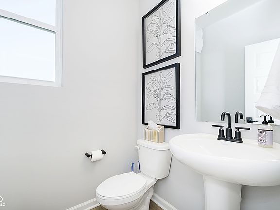 5th image of 8413 Leander Ave