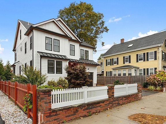 3rd image of 54 Pleasant St