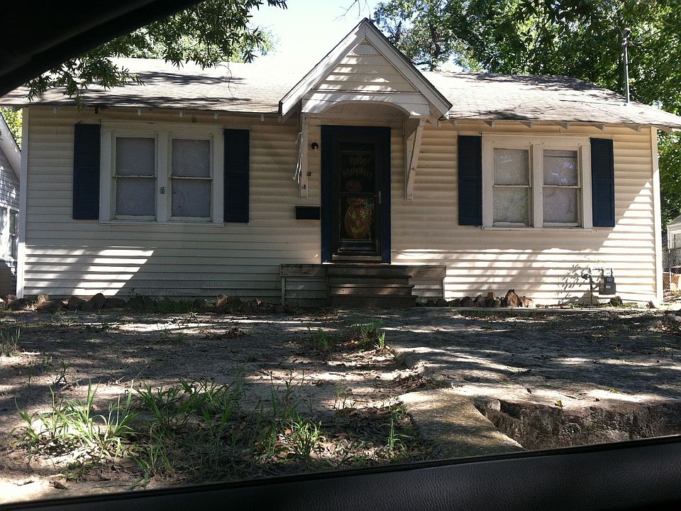 2nd image of 608 Tenery St