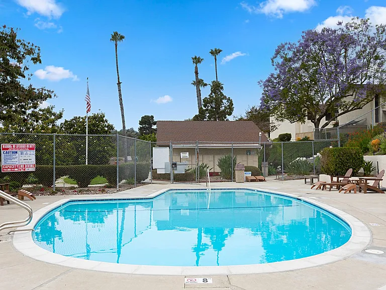 3661 Harvard Dr — Photo 23