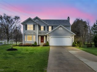 8231 Halle Cir, North Ridgeville, OH 44039