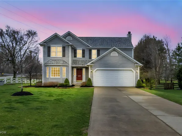 8231 Halle Cir, North Ridgeville, OH 44039