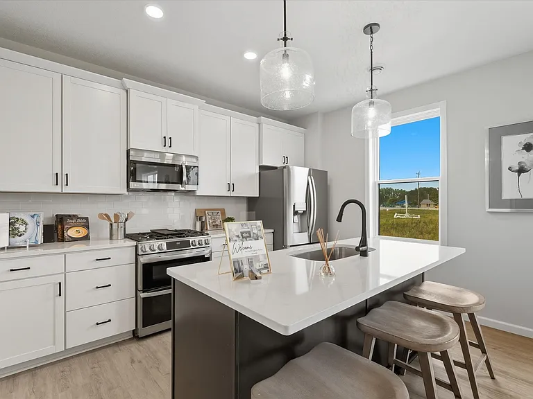 3472 Knightsbridge Trl N — Photo 16