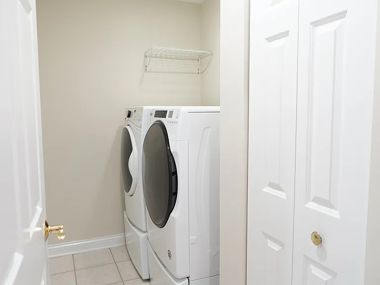 2664 Goldenrod Ln — Photo 12