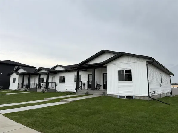 3 N Gray Close, Sylvan Lake, AB T4S 0W4