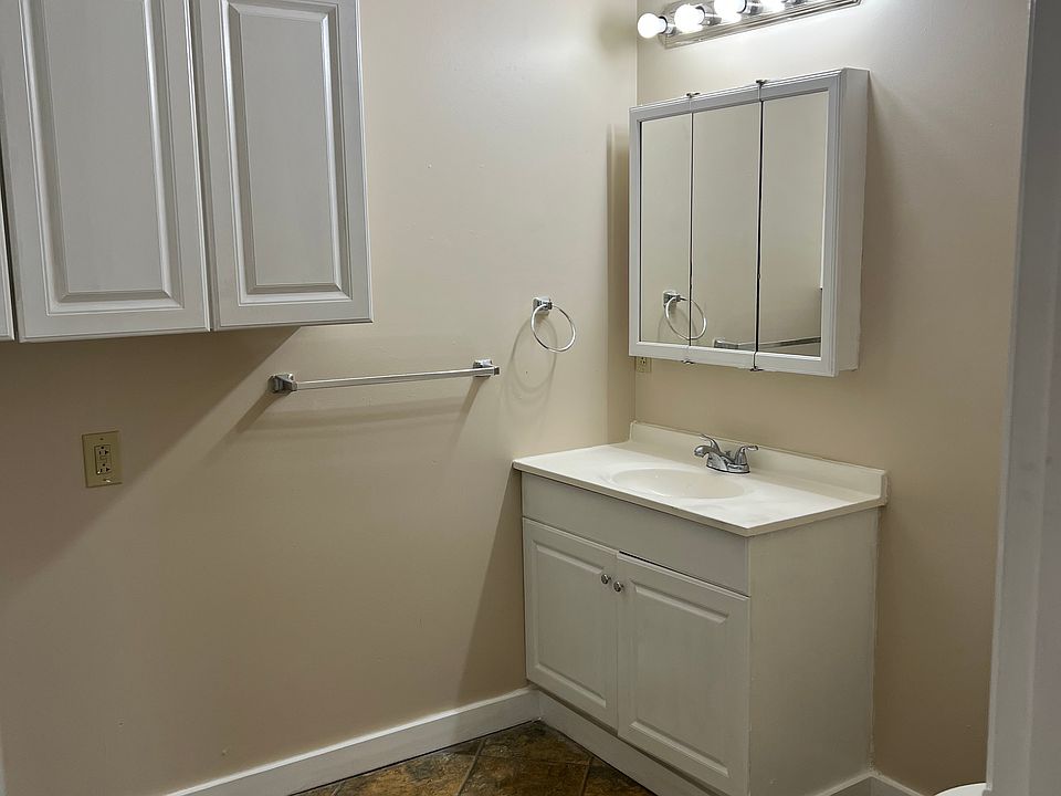 Latge bathroom