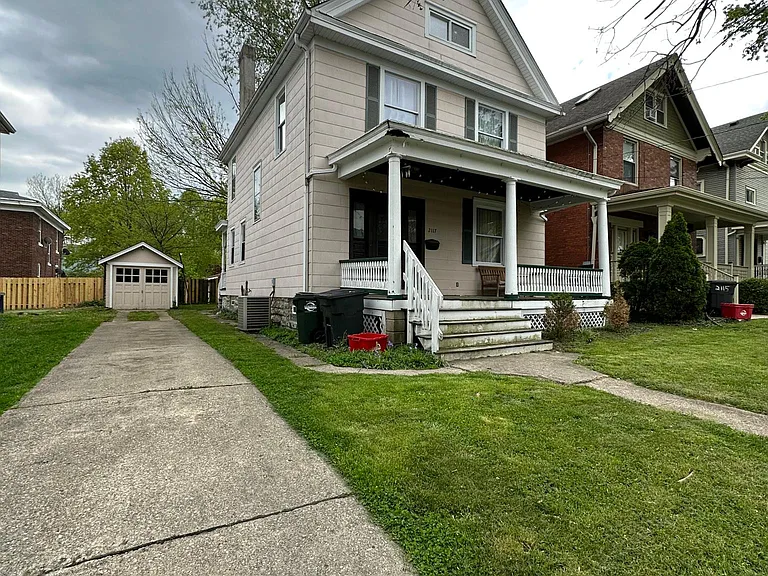 2117 Hudson Ave — Photo 2