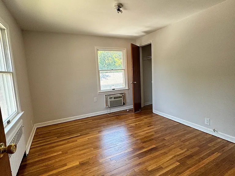 245 Fort Lee Rd — Photo 7