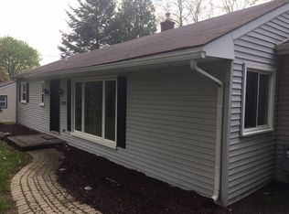 2528 Litchfield Rd, Waterford, MI 48329