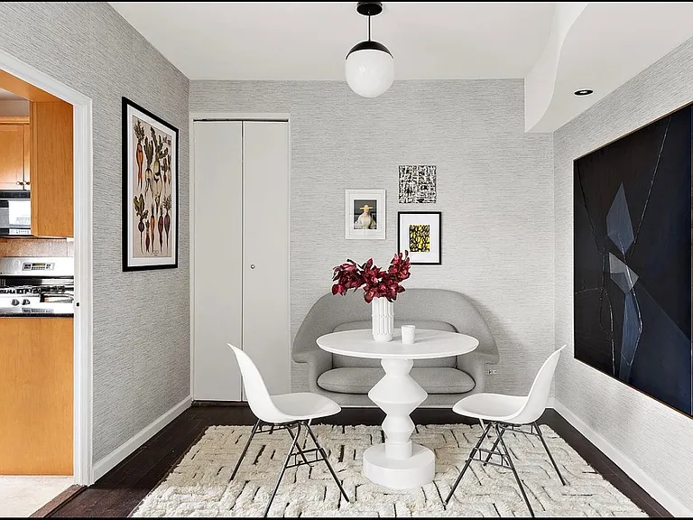 201 E 21st St #20K — Photo 4