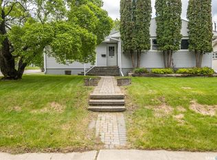 405 21st St W, Prince Albert, SK S6V4J5