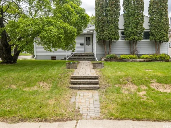 405 21st STREET W, Prince Albert, SK S6V 4J5