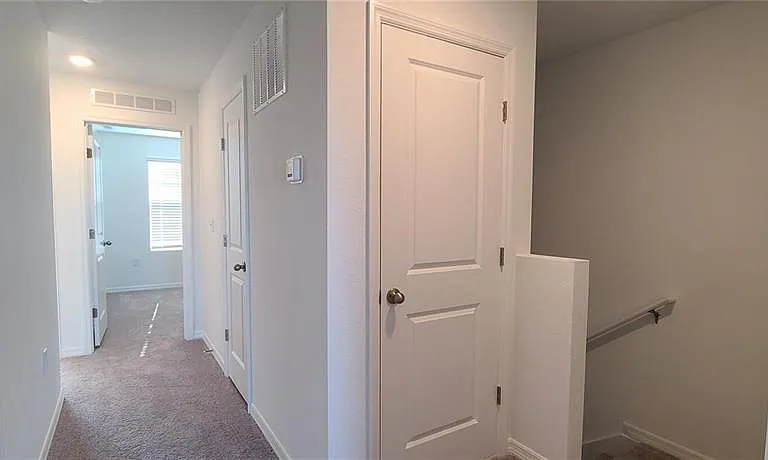 393 Madison Dr — Photo 15