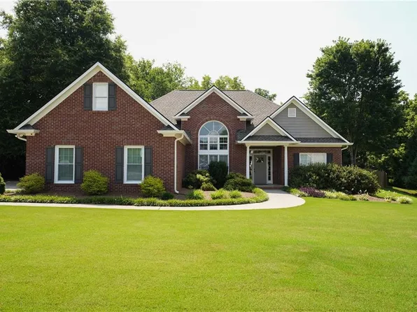 28 Priory Club Dr, Cartersville, GA 30120